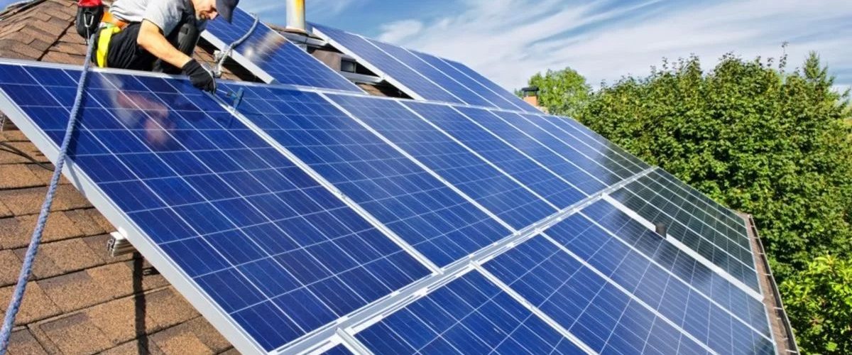 How Does a Solar Inverter Work A Beginner’s Guide